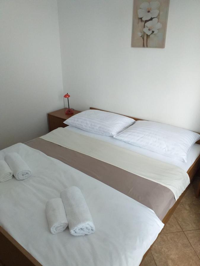 Apartments I-P Малинска Экстерьер фото
