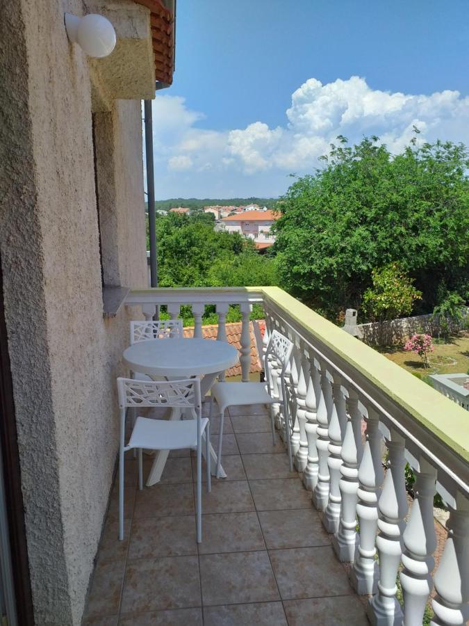 Apartments I-P Малинска Экстерьер фото