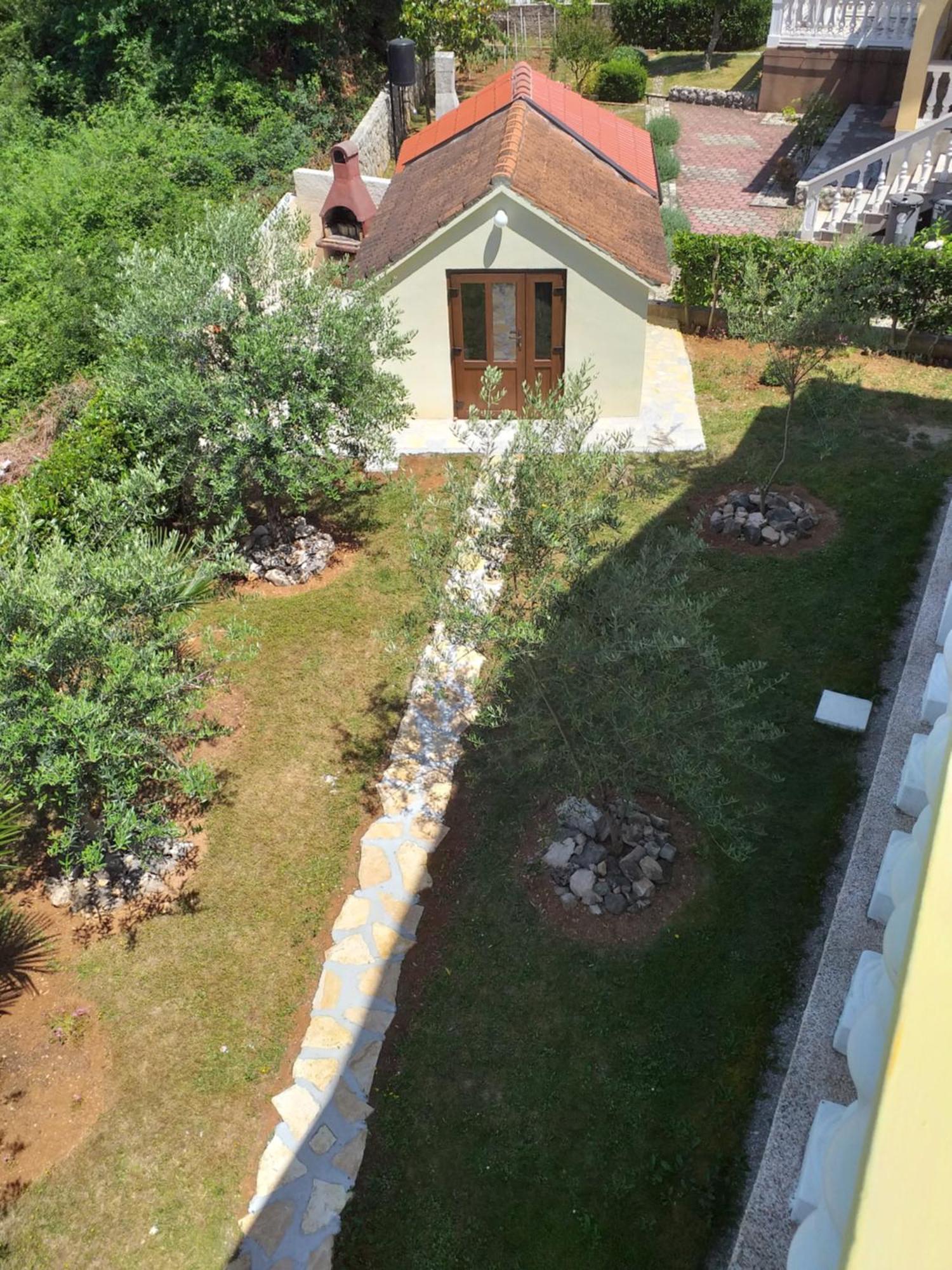 Apartments I-P Малинска Экстерьер фото