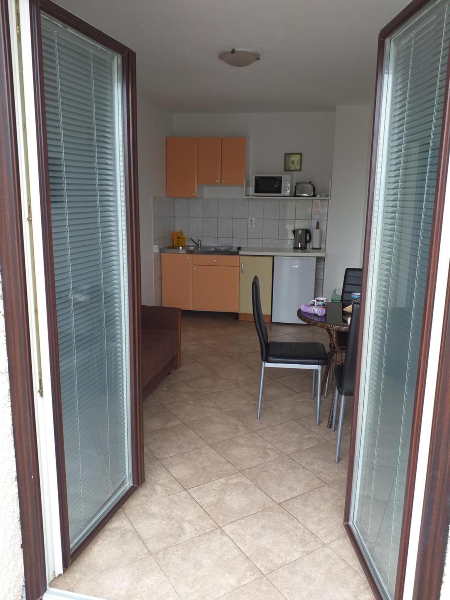 Apartments I-P Малинска Экстерьер фото