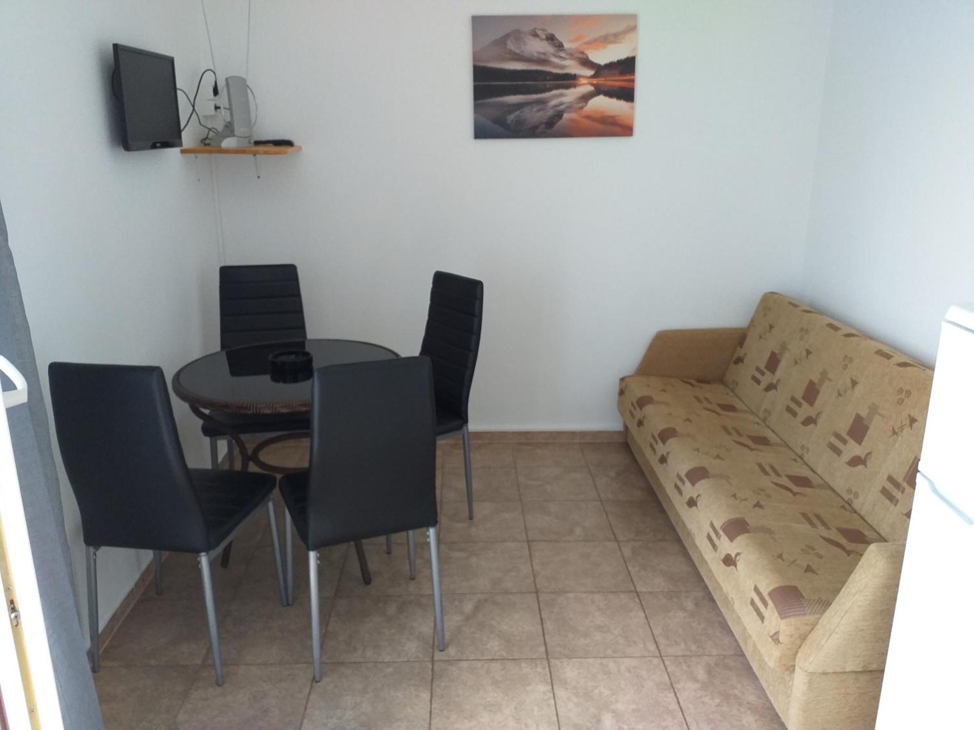 Apartments I-P Малинска Номер фото